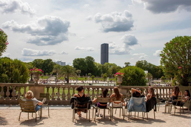Mitten im 6. Arrondissement, gleich neben der berühmten Sorbonne, liegt einer der schönsten Parks der französischen Hauptstadt: der Jardin du Luxembourg. Wenn in Paris die Sonne scheint, gibt es kaum einen besseren Platz für ein Picknick während der Klassenfahrt nach Paris.
